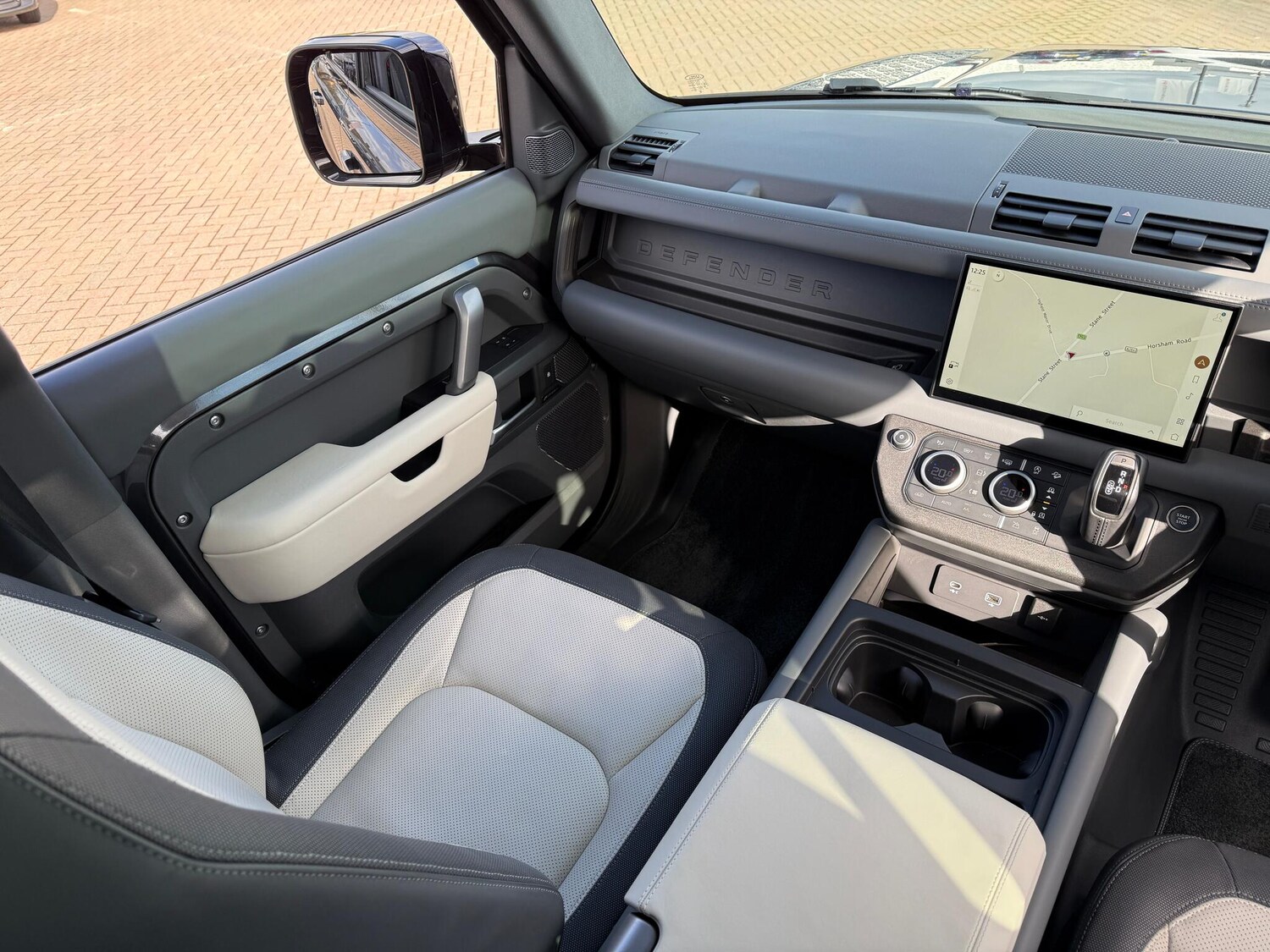 Used Land Rover Defender 2024 for sale - 77597669: Photo 42