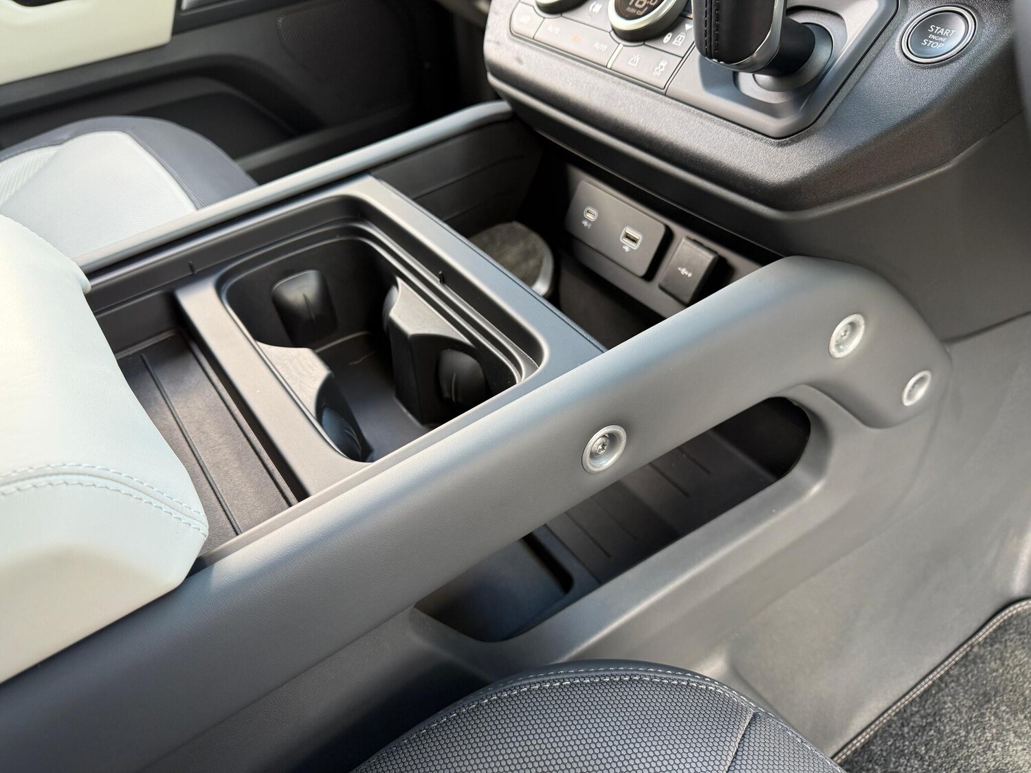 Used Land Rover Defender 2024 for sale - 77597669: Photo 44