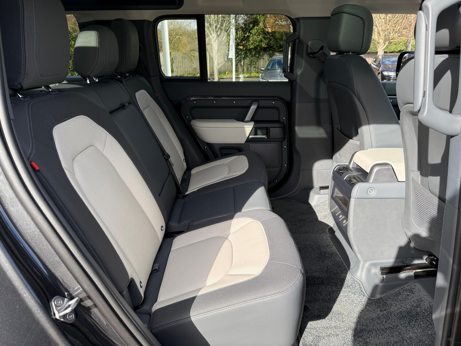 Used Land Rover Defender 2024 for sale - 77597669: Photo 49