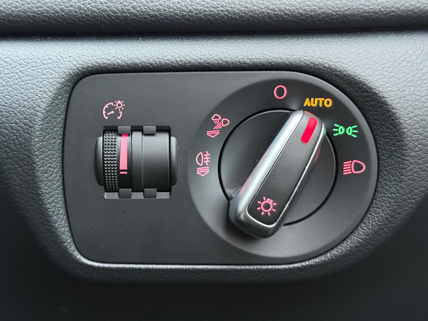 Used Audi Q3 2018 for sale - 77255261: Photo 17