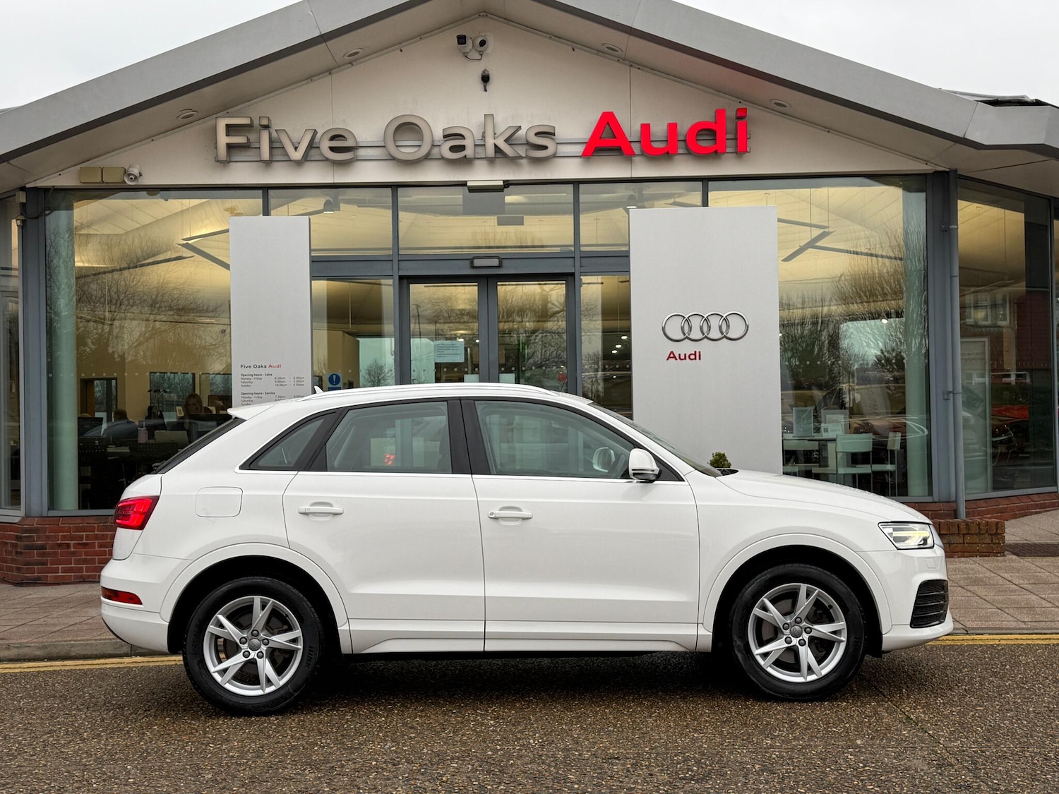 Used Audi Q3 2018 for sale - 77255261: Photo 2