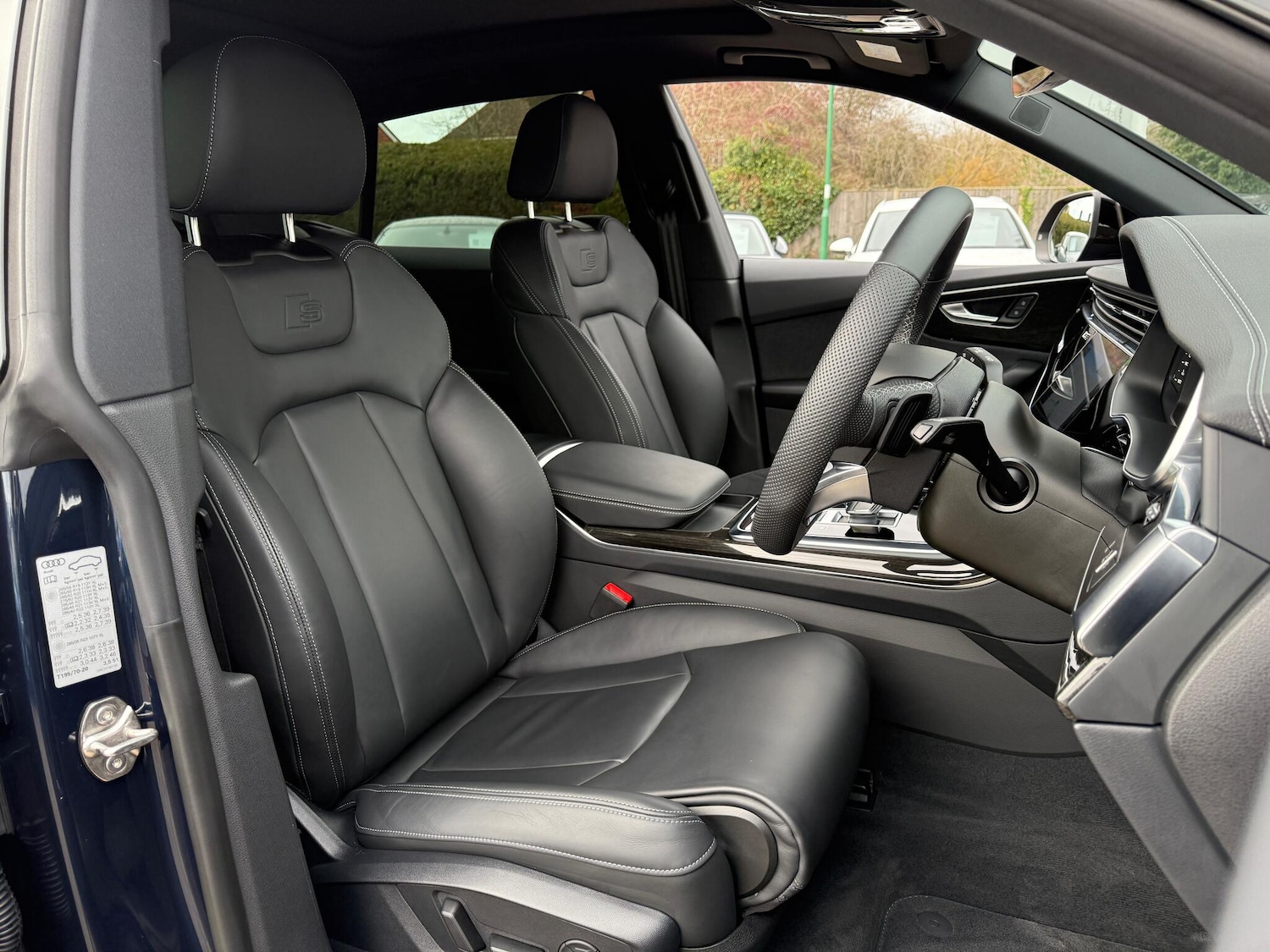 Used Audi Q8 2025 for sale - 76926520: Photo 32