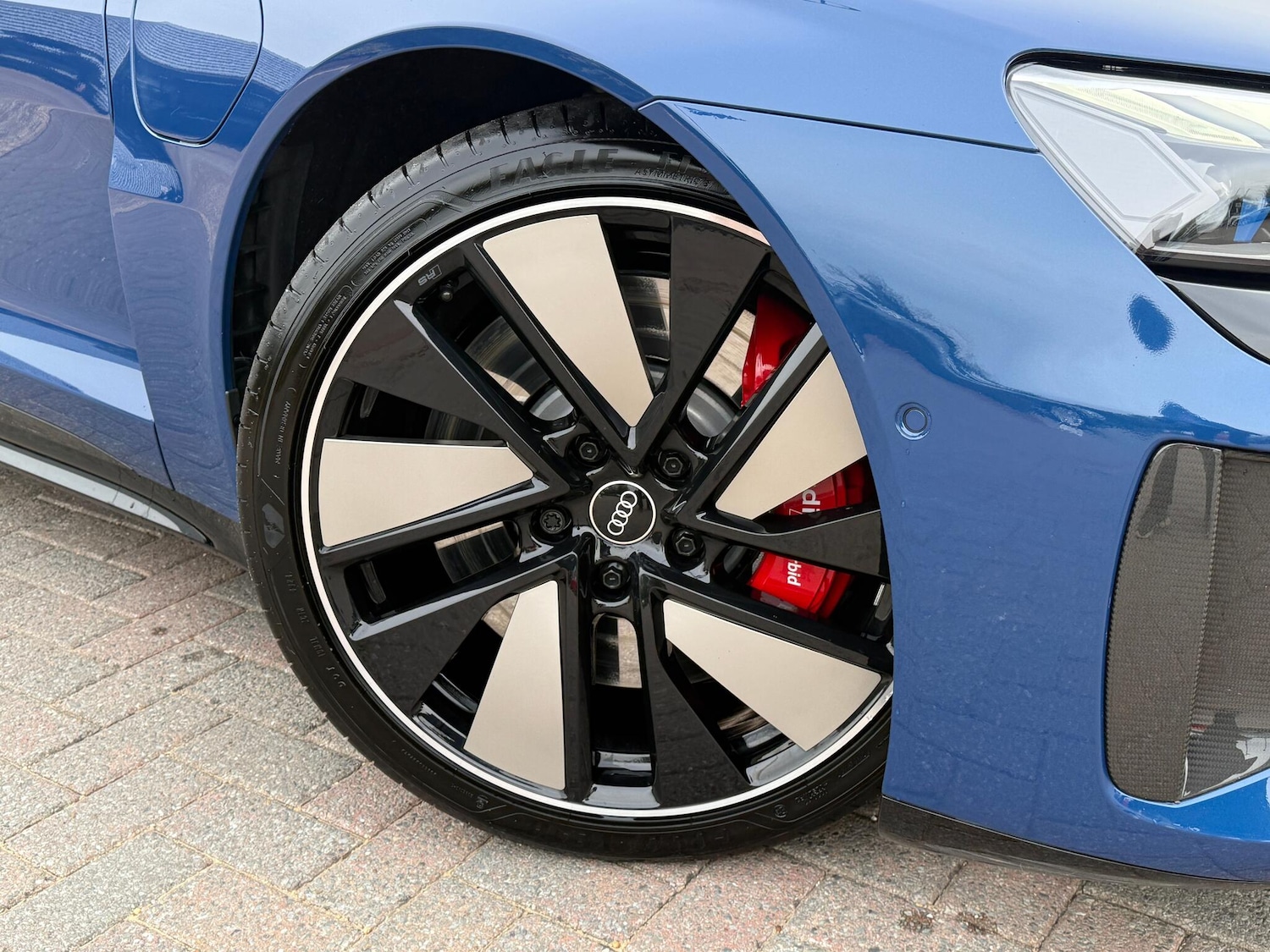 Used Audi RS e-tron GT 2023 for sale - 76138164: Photo 8