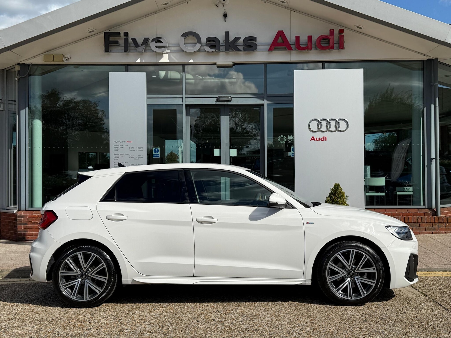 Used Audi A1 2024 for sale - 76072830: Photo 2