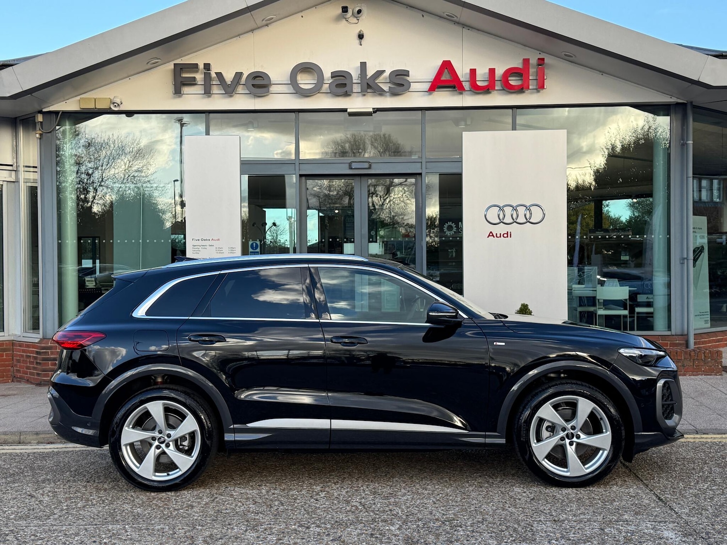 Used Audi Q5 2025 for sale - 77646862: Photo 2