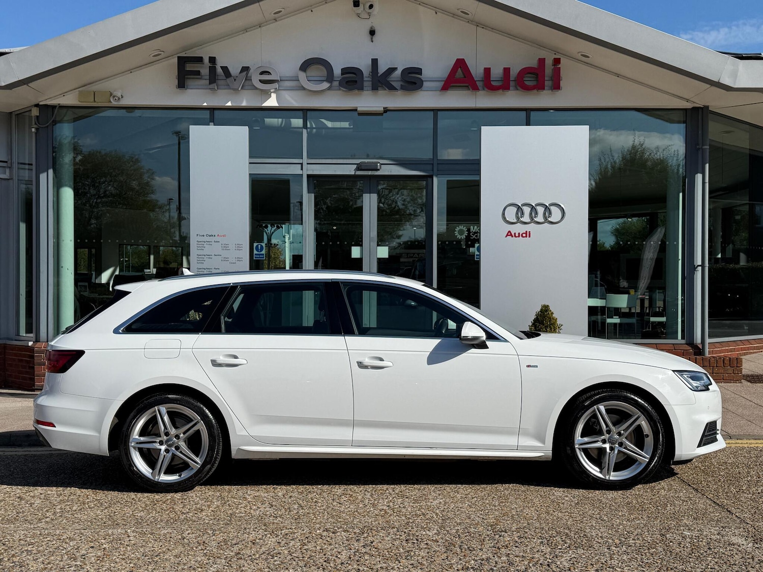 Used Audi A4 Avant 2018 for sale - 76122152: Photo 2