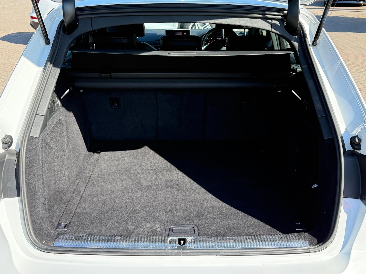 Used Audi A4 Avant 2018 for sale - 76122152: Photo 33