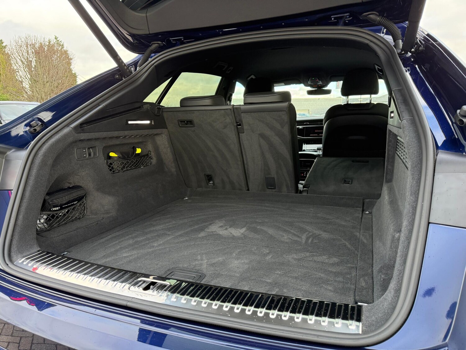 Used Audi Q8 2023 for sale - 77359209: Photo 39