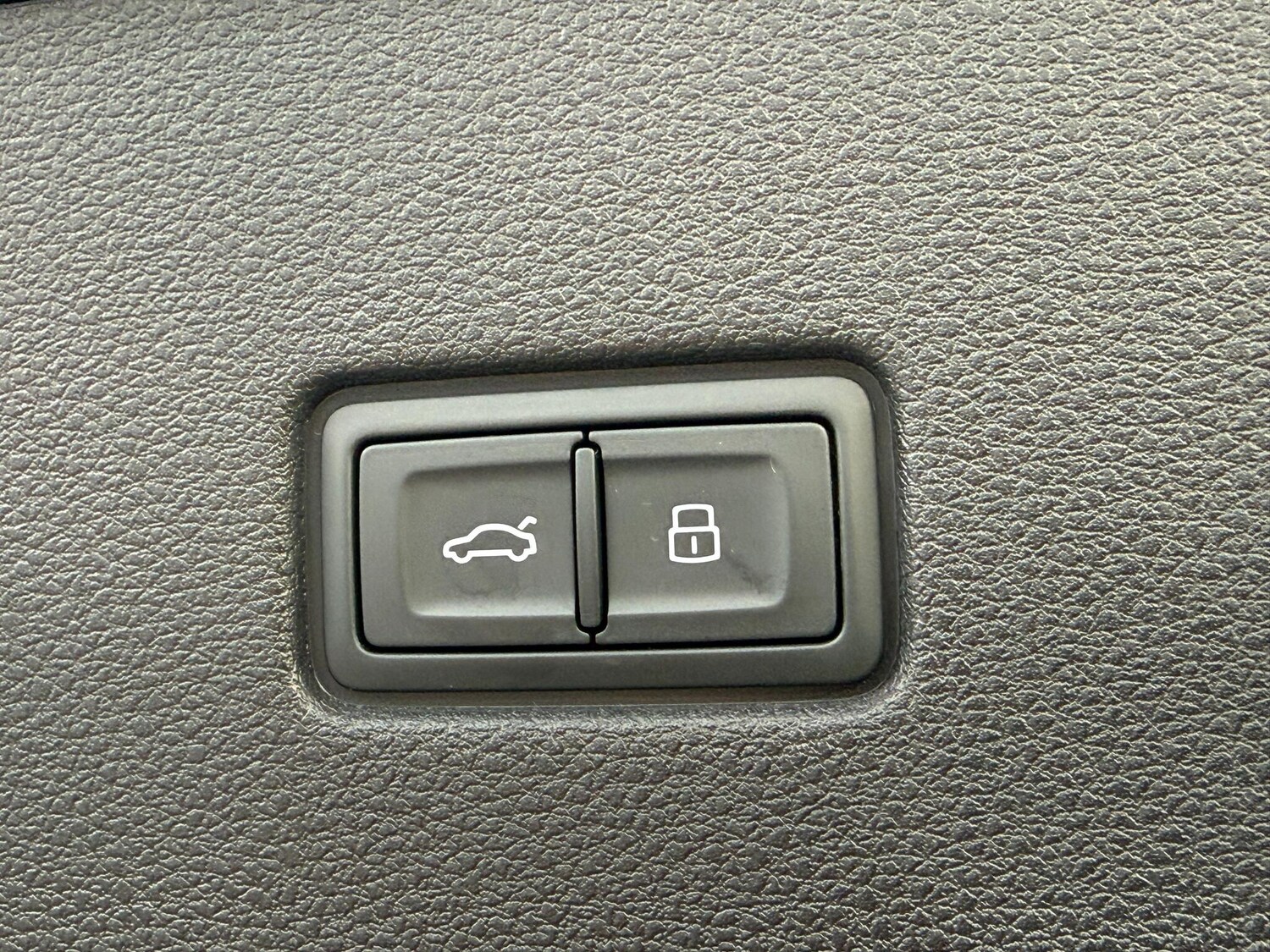 Used Audi Q8 2023 for sale - 77359209: Photo 40