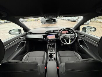 Used Audi Q3 2023 for sale - 77175310: Photo