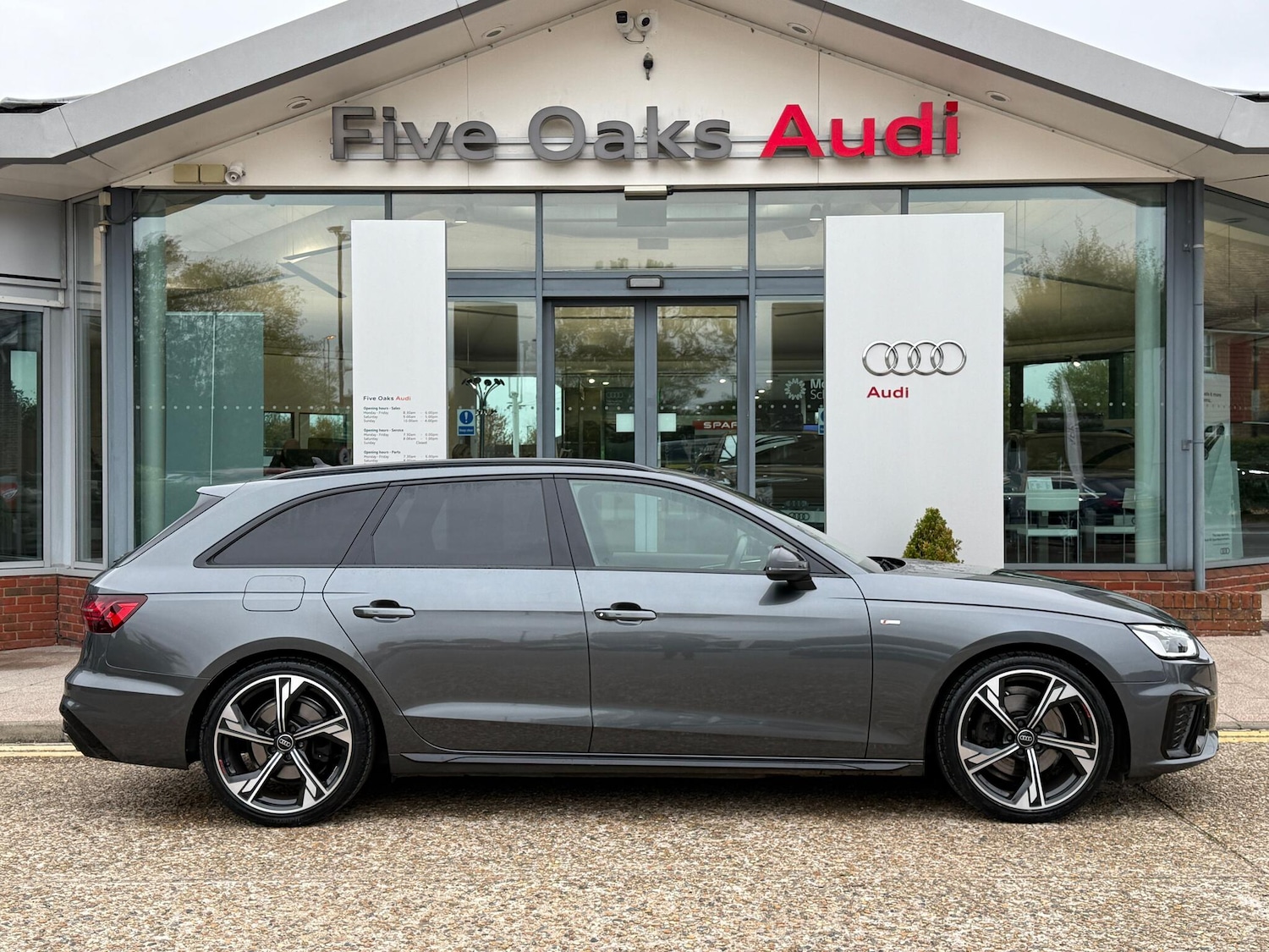 Used Audi A4 Avant 2023 for sale - 76259787: Photo 2