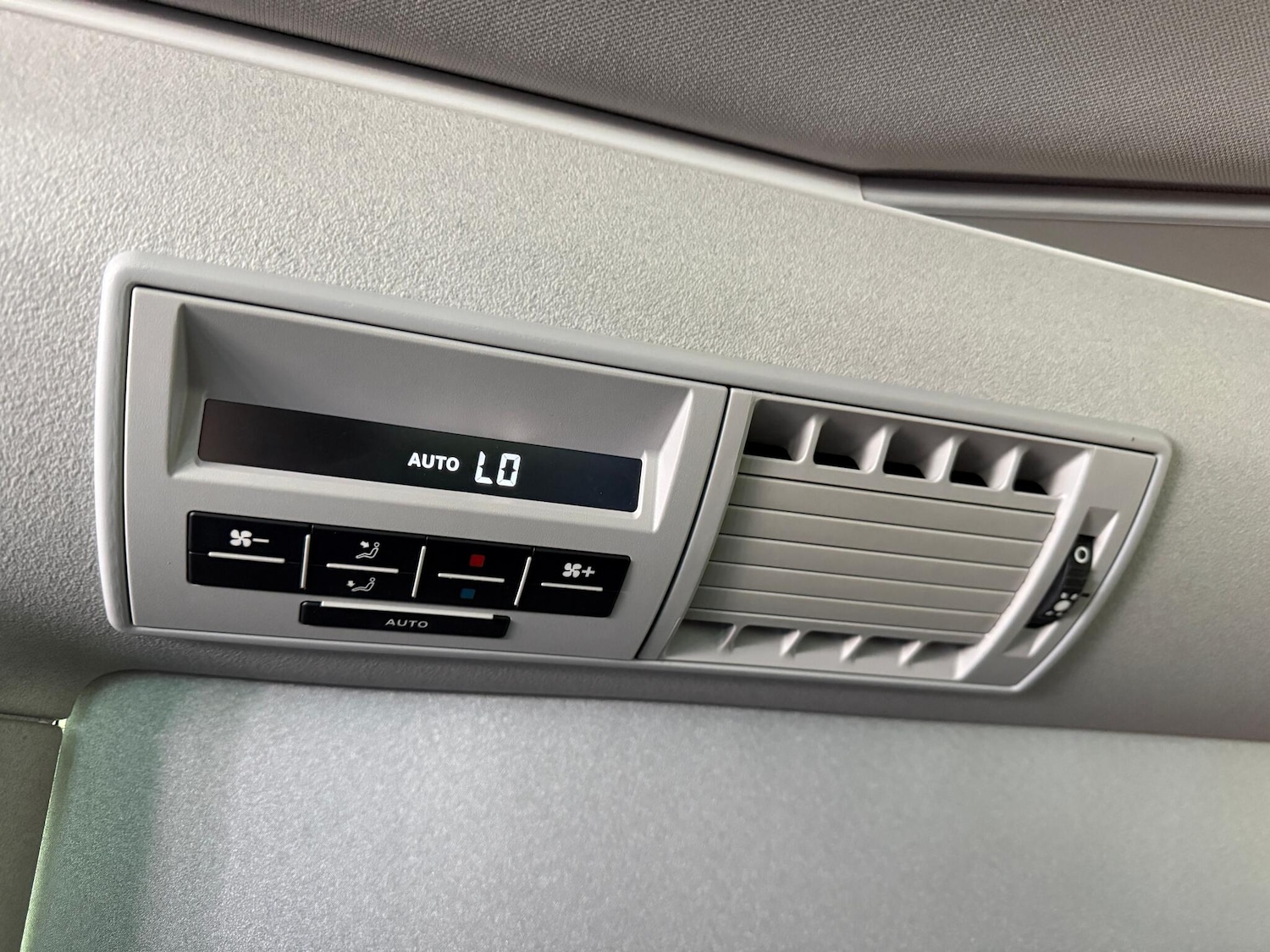 Used Volkswagen California 2018 for sale - 76607537: Photo 17