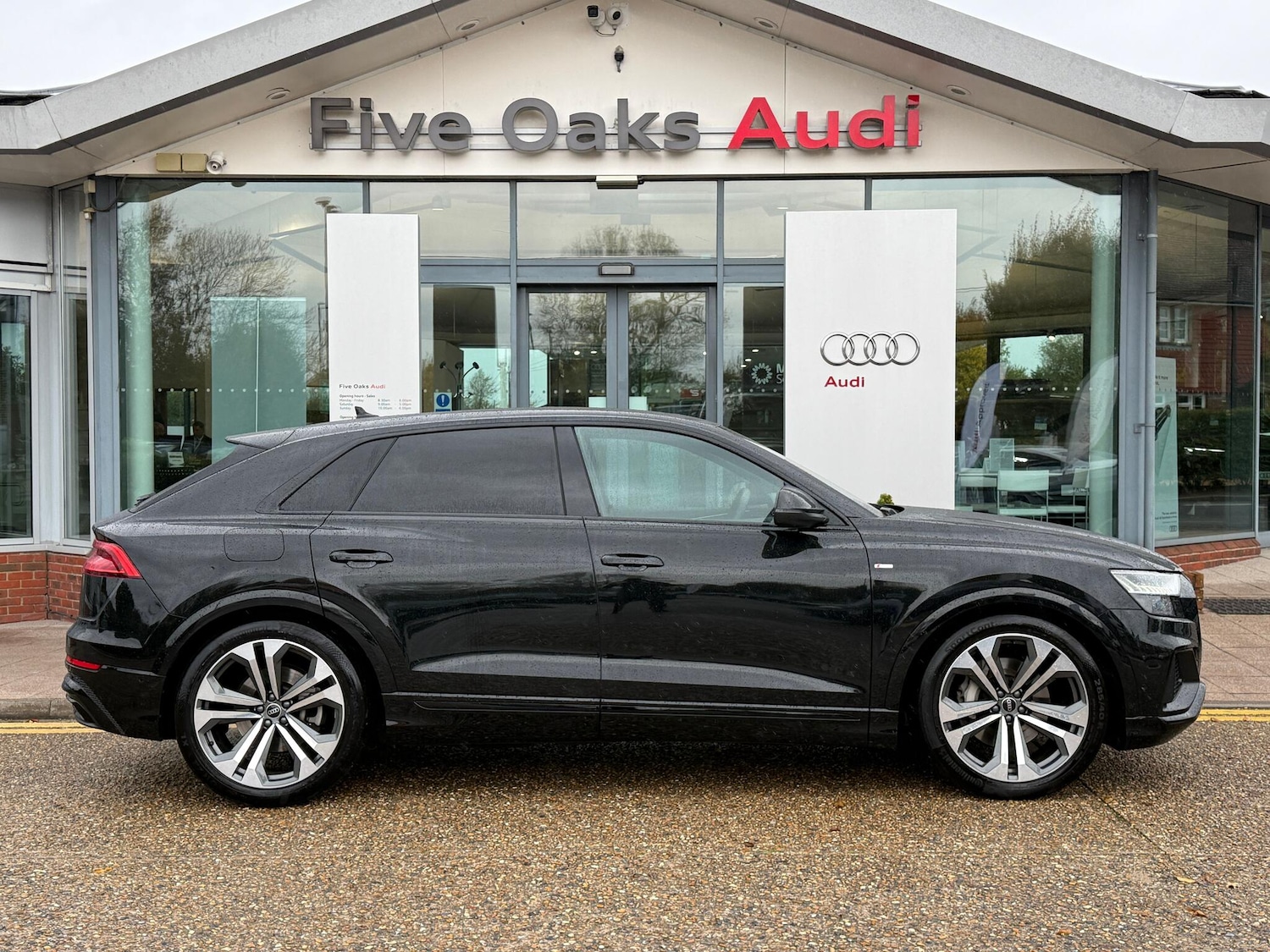 Used Audi Q8 2024 for sale - 76359931: Photo 2