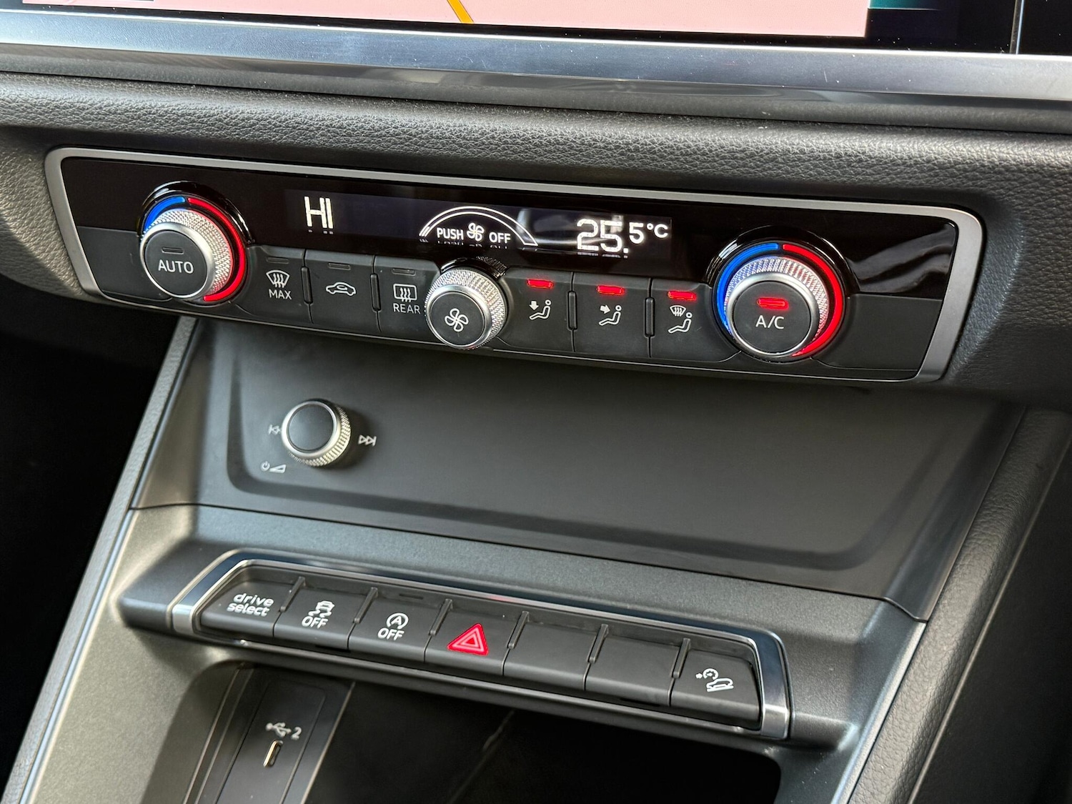 Used Audi Q3 2020 for sale - 76689781: Photo 13