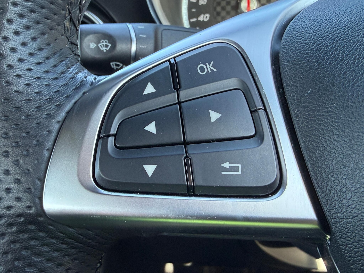 Used Mercedes-Benz SLC 2018 for sale - 76189146: Photo 14