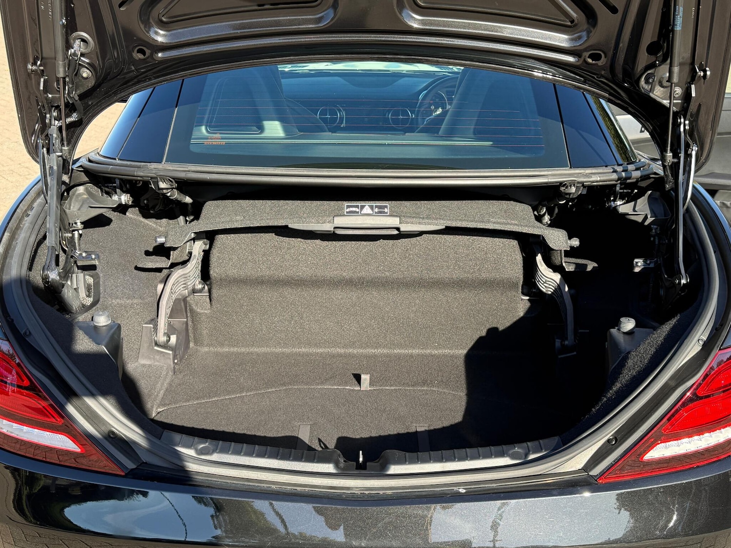 Used Mercedes-Benz SLC 2018 for sale - 76189146: Photo 24