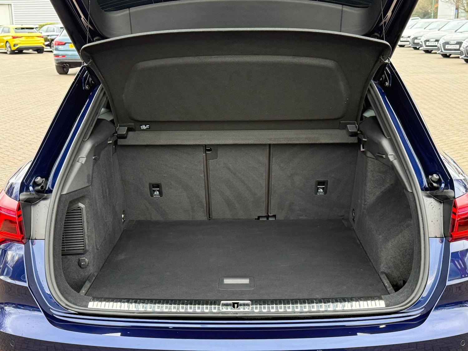 Used Audi Q3 for sale - 77279331: Photo 33