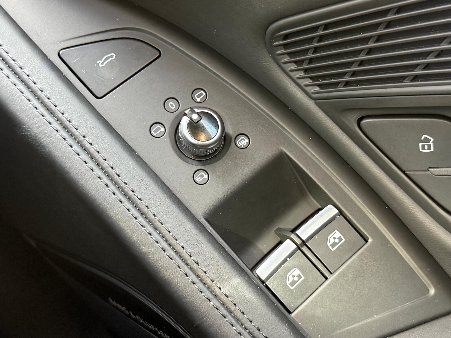 Used Audi R8 2020 for sale - 76398139: Photo 17