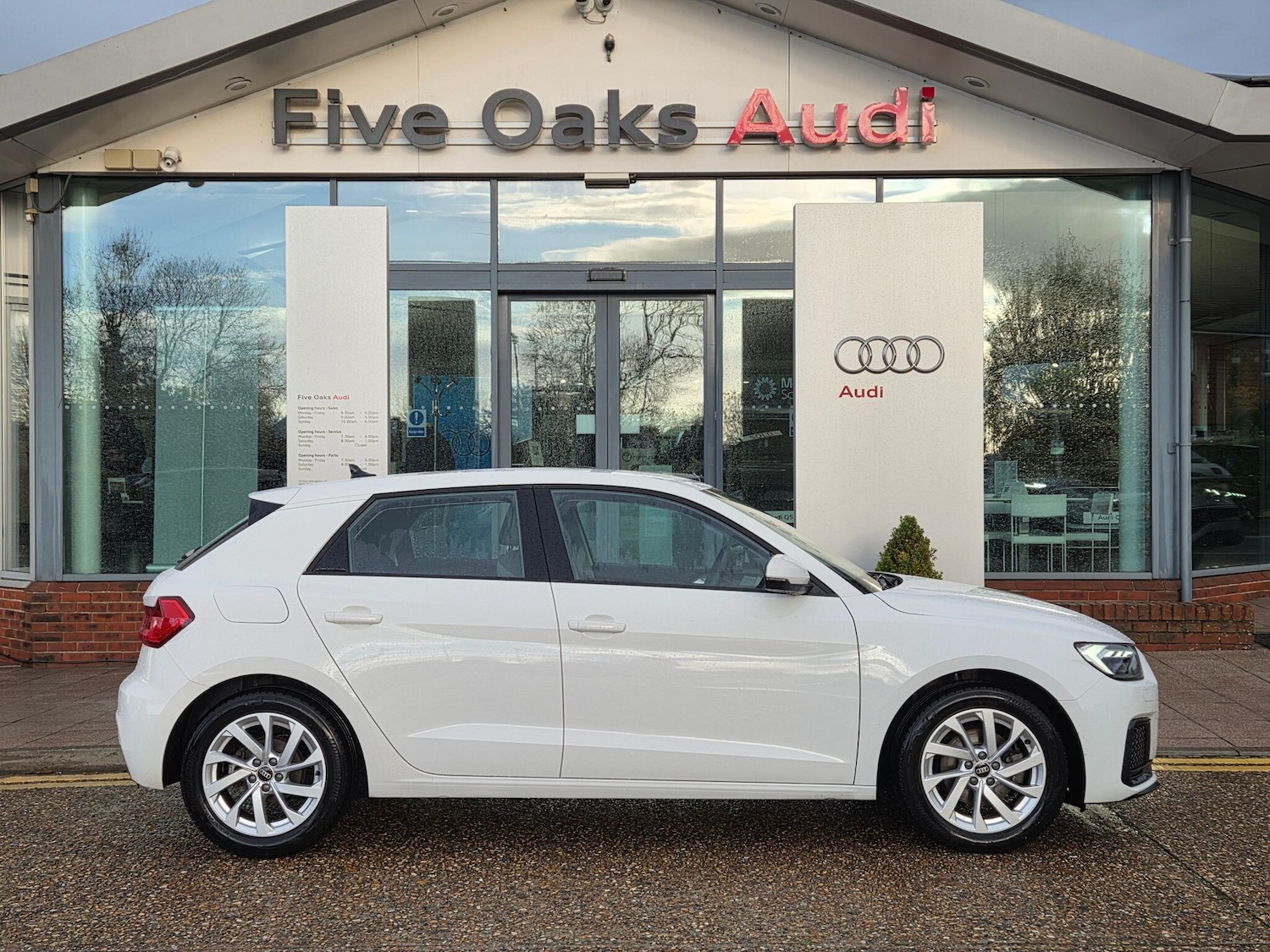 Used Audi A1 2023 for sale - 76549536: Photo 2