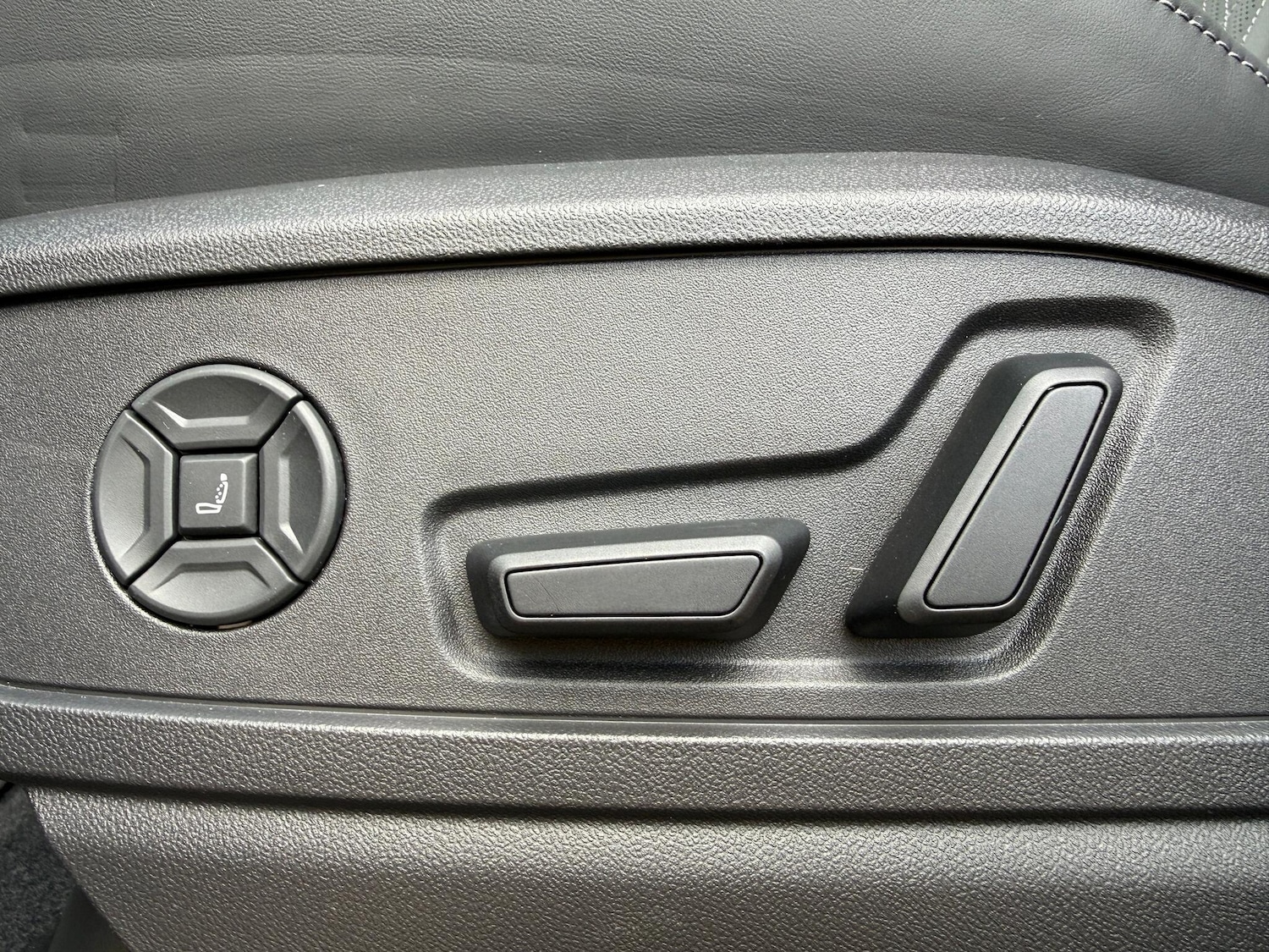 Used Audi SQ5 2025 for sale - 76360414: Photo 31