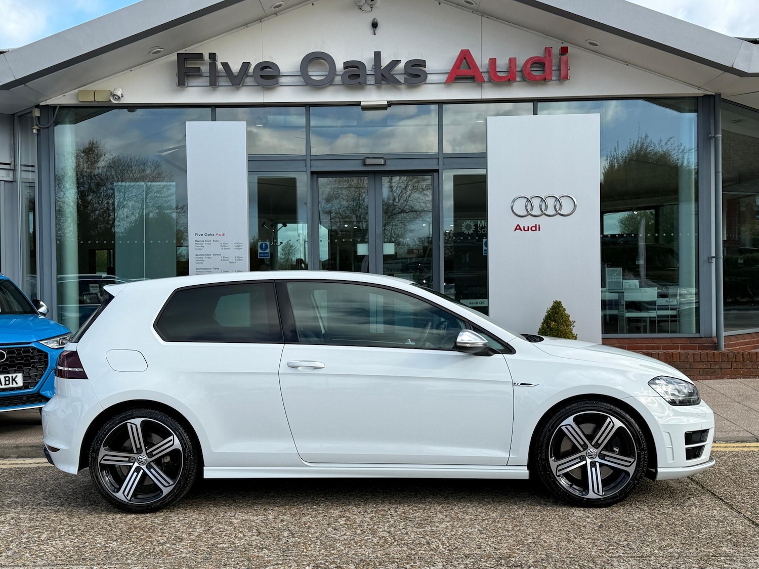 Used Volkswagen Golf 2016 for sale - 76832718: Photo 2