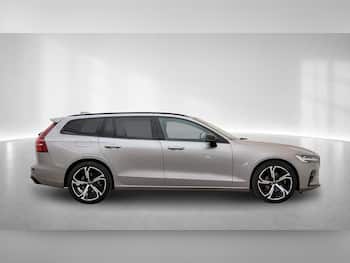 Used Volvo V60 2025 for sale - 79747453: Photo