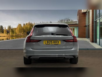 Used Volvo V90 2025 for sale - 78681962: Photo