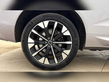 Used Volvo XC60 2025 for sale - 79162084: Photo