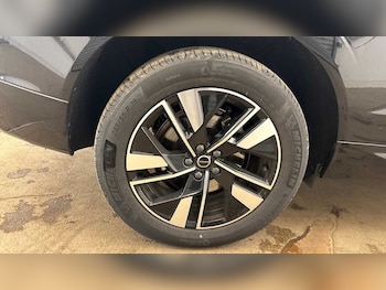 Used Volvo XC60 2025 for sale - 79338116: Photo