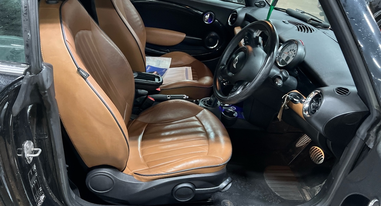 Used MINI Convertible 2013 for sale - 77508957: Photo 2