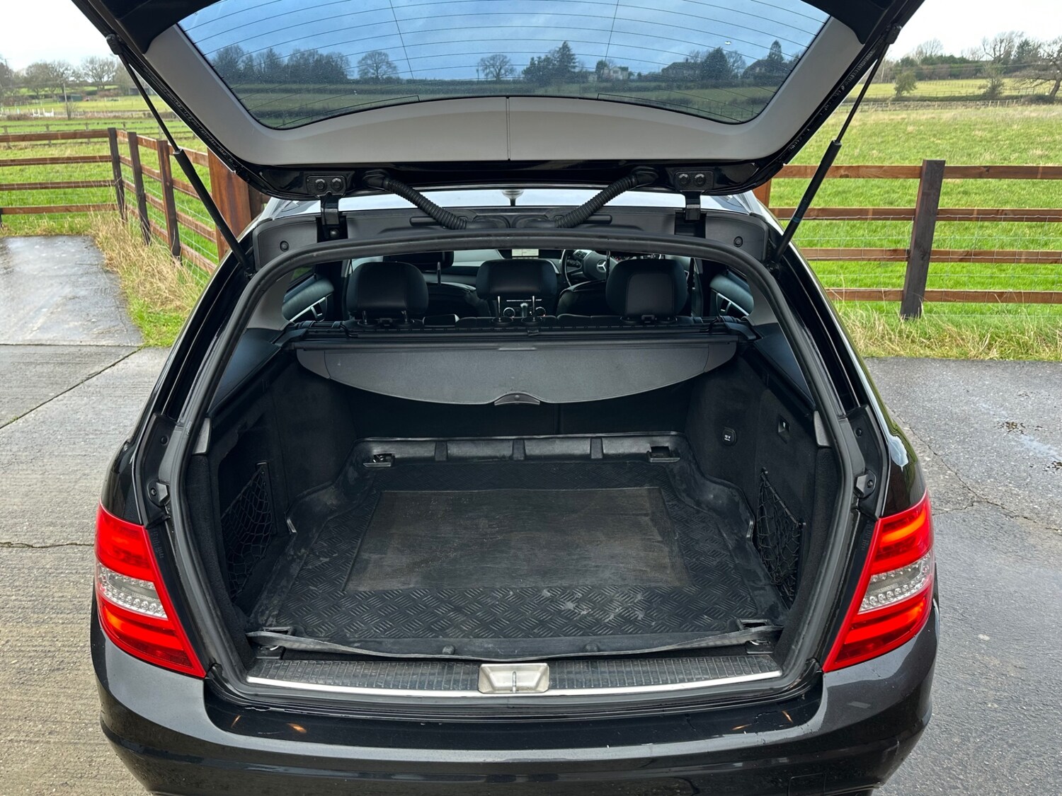 Used Mercedes-Benz C Class 2012 for sale - 77148180: Photo 19