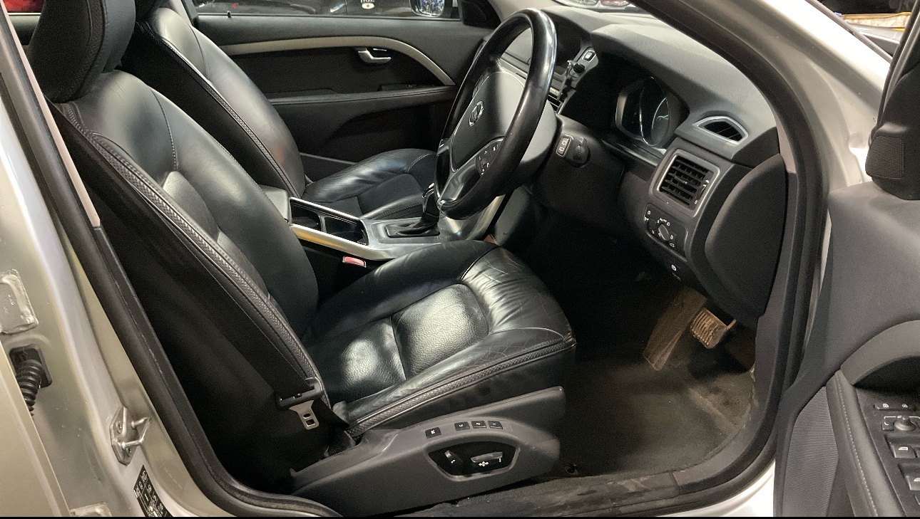 Used Volvo XC70 2013 for sale - 77165163: Photo 2