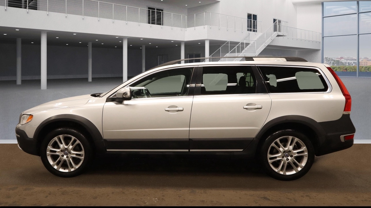 Used Volvo XC70 2013 for sale - 77165163: Photo 5