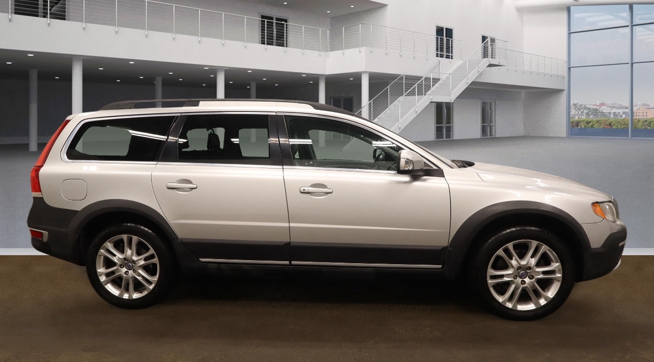 Used Volvo XC70 2013 for sale - 77165163: Photo 8