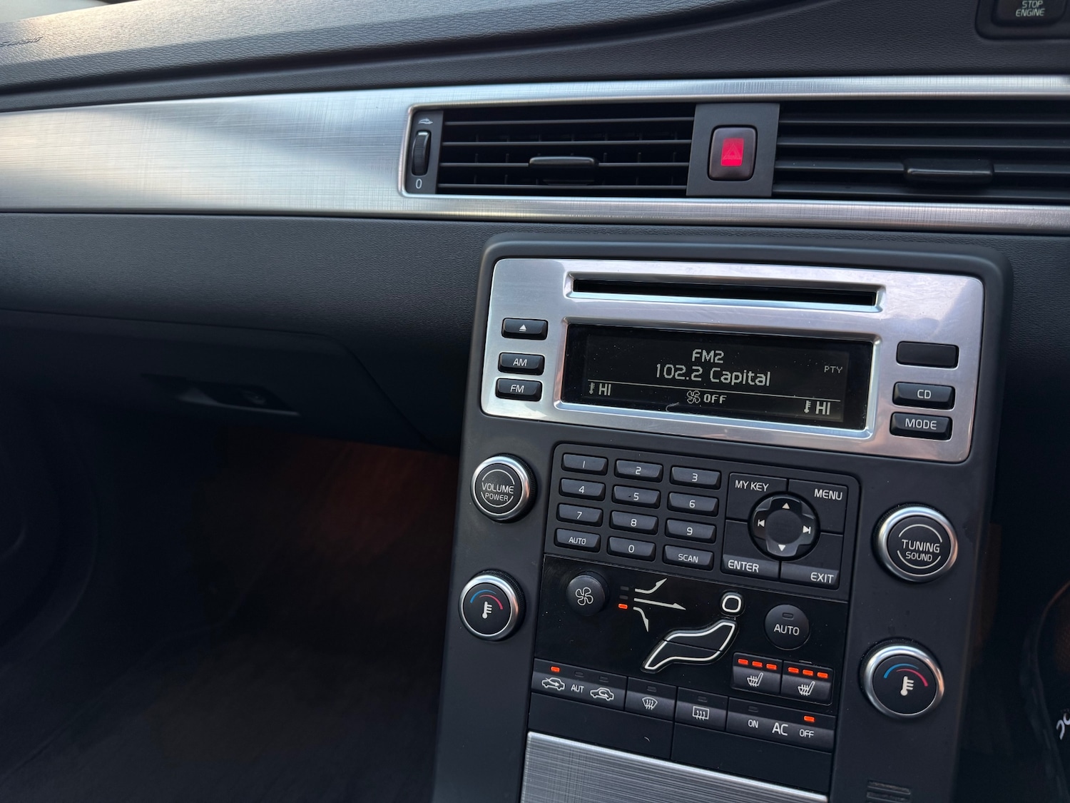 Used Volvo V70 2008 for sale - 77237243: Photo 11