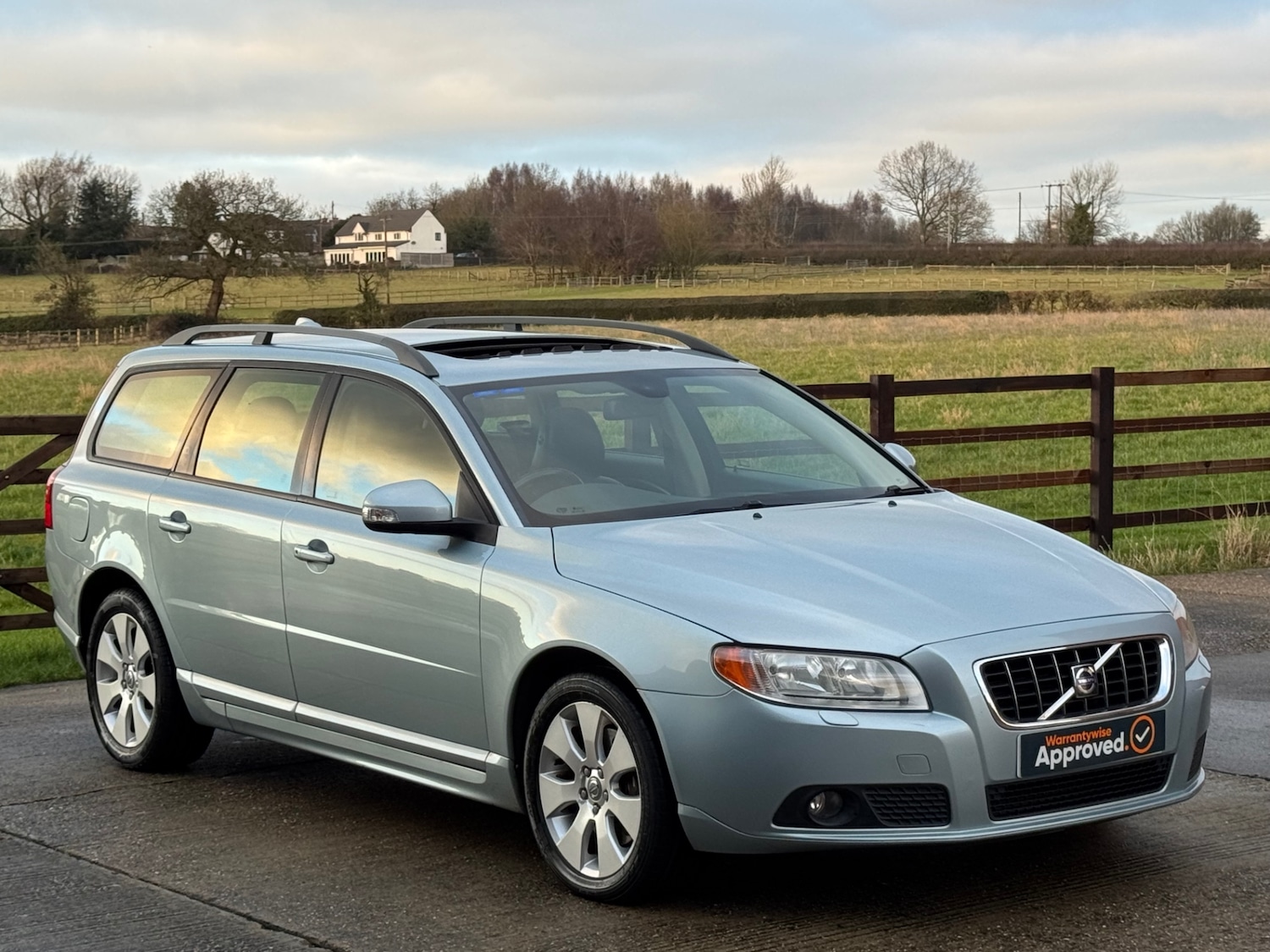 Used Volvo V70 2008 for sale - 77237243: Photo 15