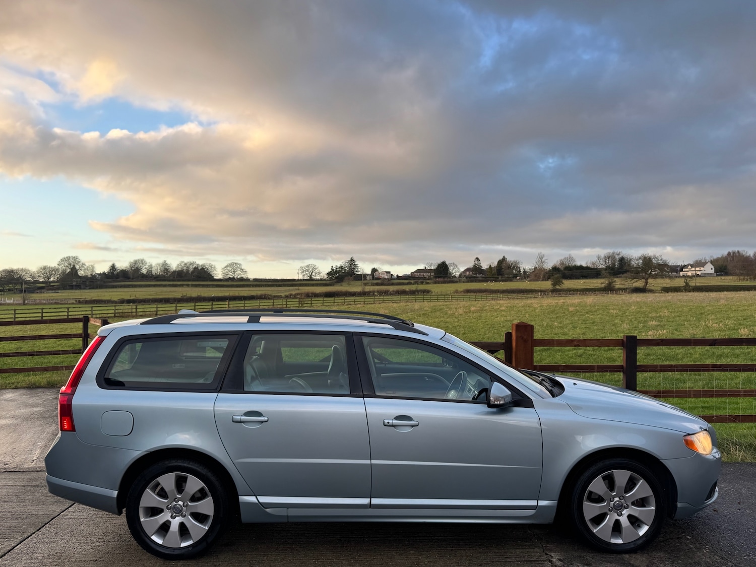 Used Volvo V70 2008 for sale - 77237243: Photo 17
