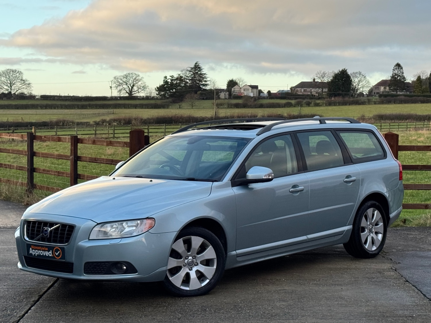 Used Volvo V70 2008 for sale - 77237243: Photo 19