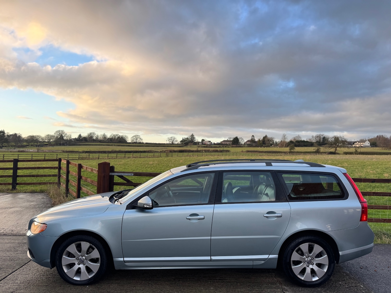 Used Volvo V70 2008 for sale - 77237243: Photo 21