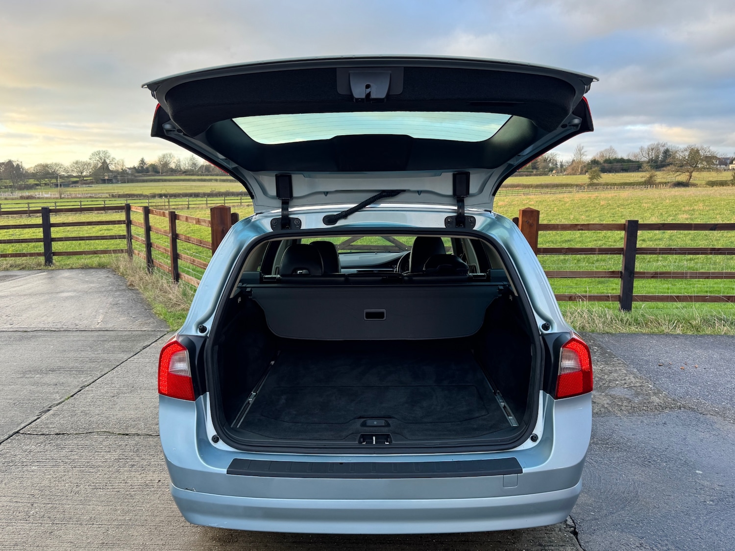 Used Volvo V70 2008 for sale - 77237243: Photo 23