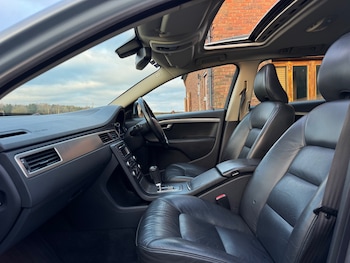 Used Volvo V70 2008 for sale - 77237243: Photo