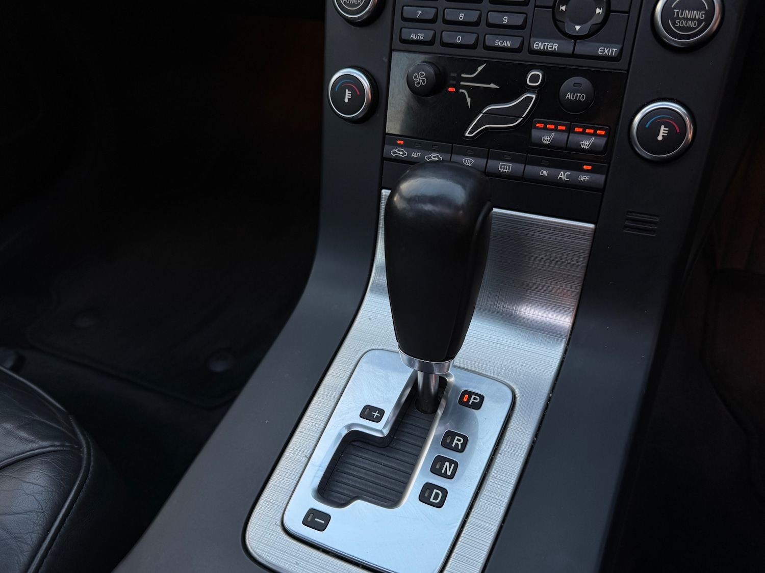 Used Volvo V70 2008 for sale - 77237243: Photo 9