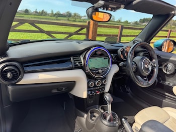 Used MINI Convertible 2017 for sale - 78329117: Photo