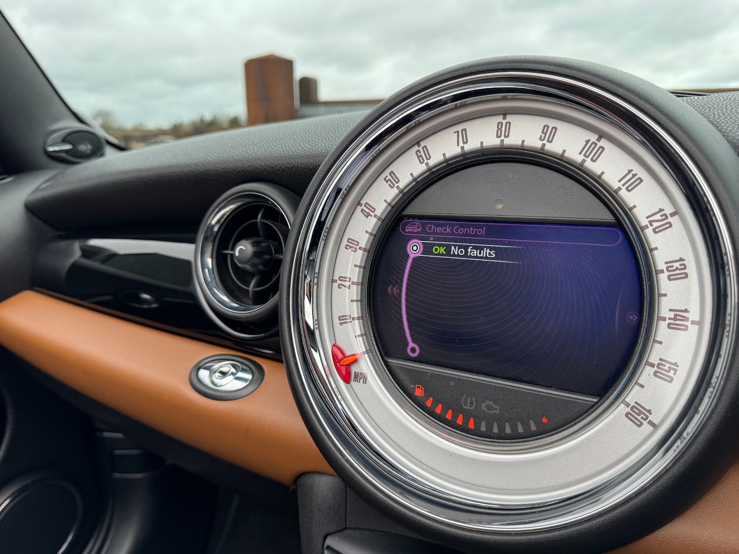 Used MINI Convertible 2013 for sale - 77676788: Photo 11