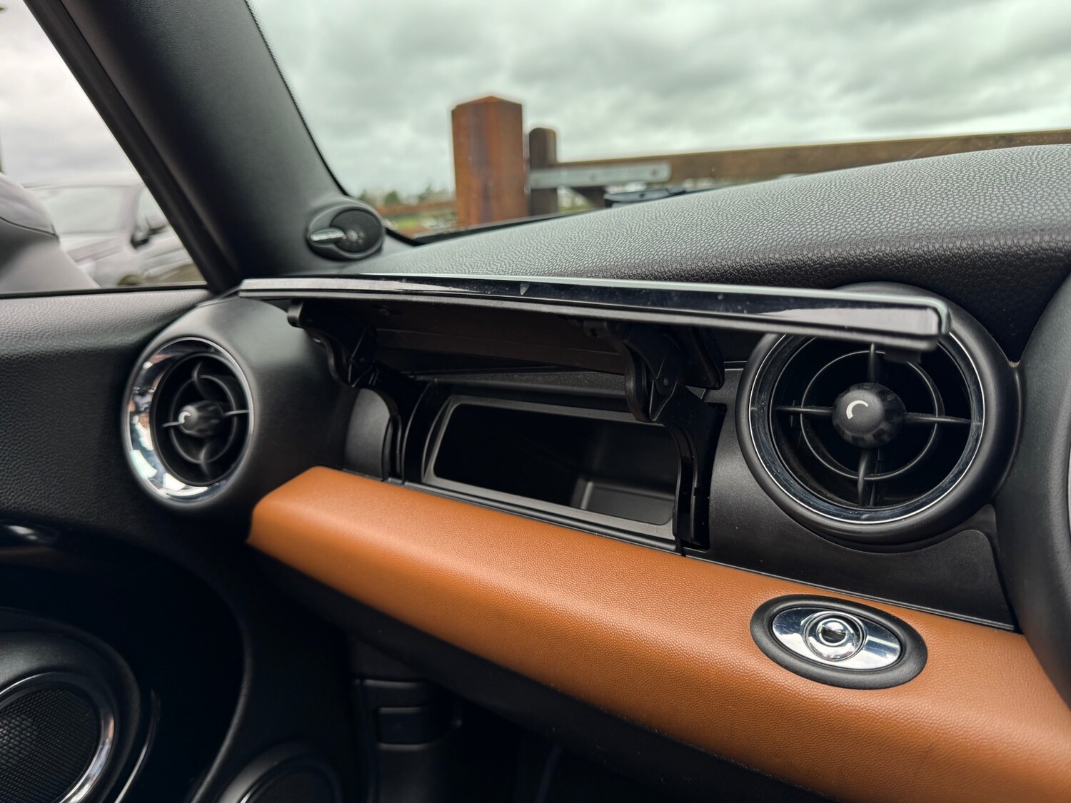 Used MINI Convertible 2013 for sale - 77676788: Photo 15