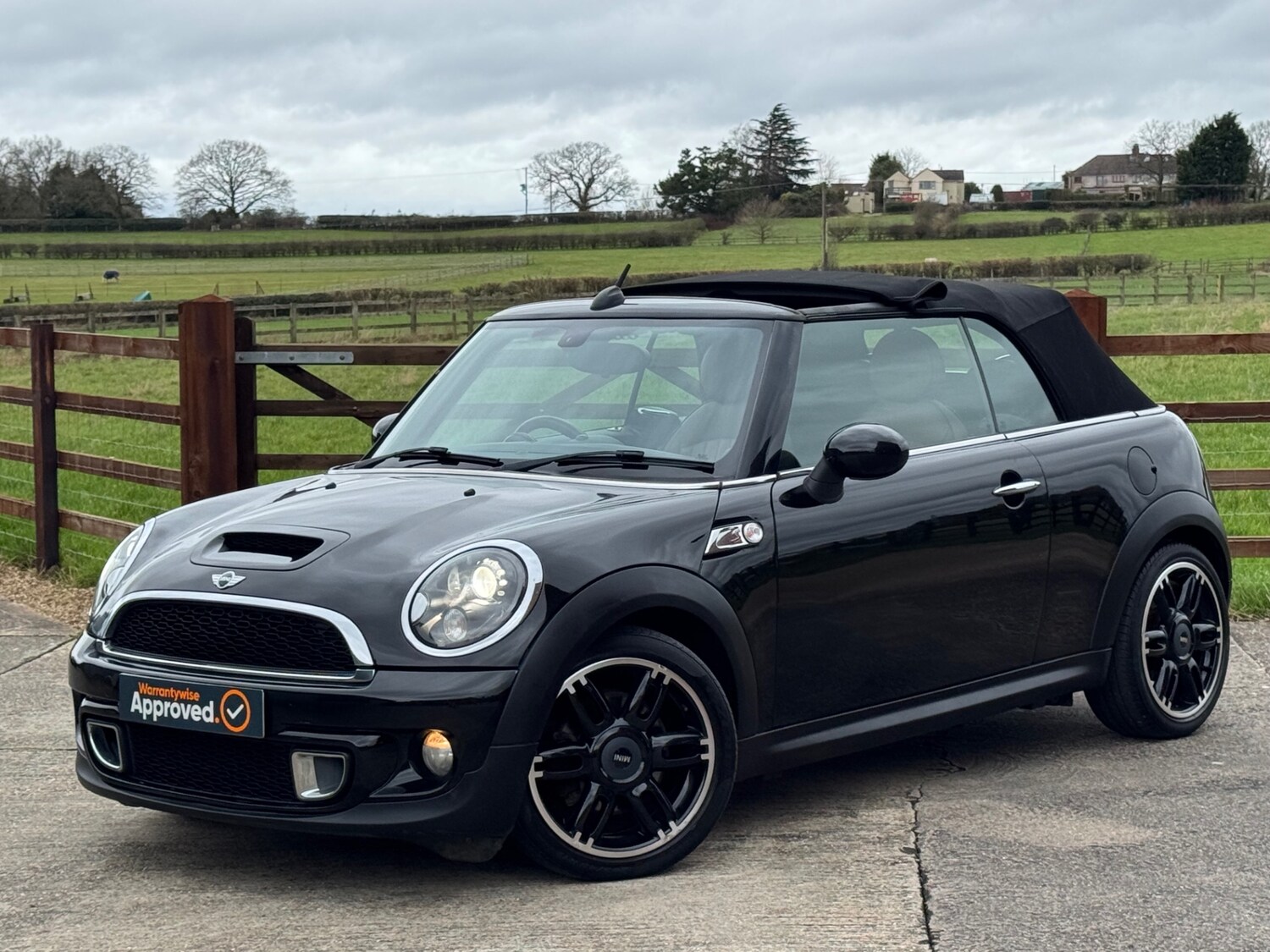 Used MINI Convertible 2013 for sale - 77676788: Photo 25