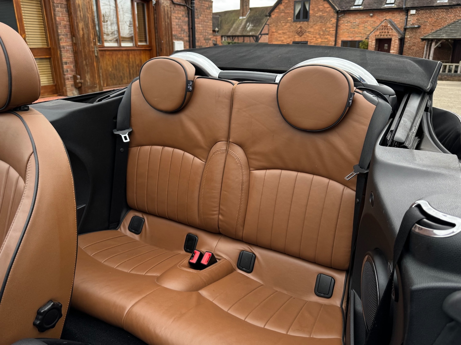 Used MINI Convertible 2013 for sale - 77676788: Photo 3