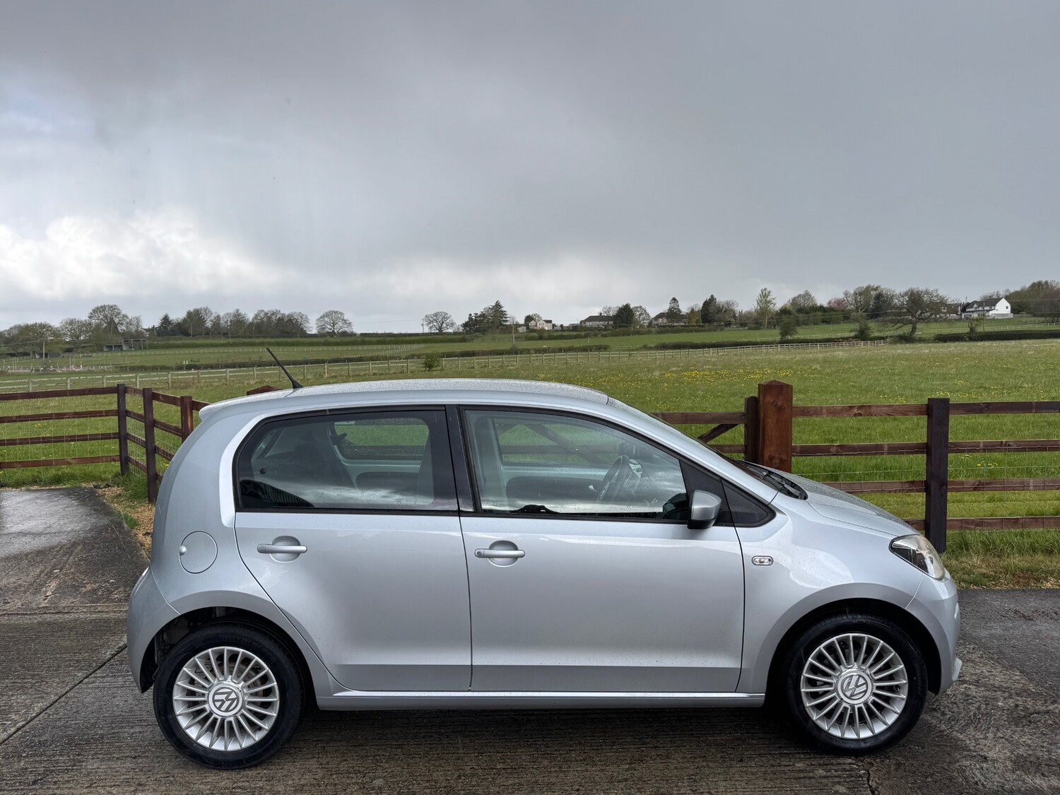 Used Volkswagen up! 2015 for sale - 78219756: Photo 11