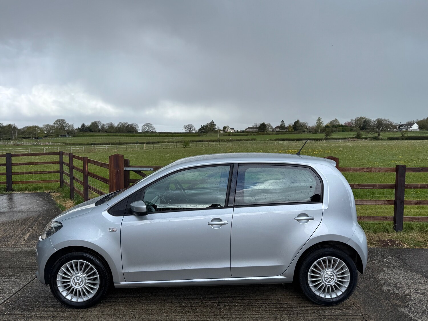 Used Volkswagen up! 2015 for sale - 78219756: Photo 14