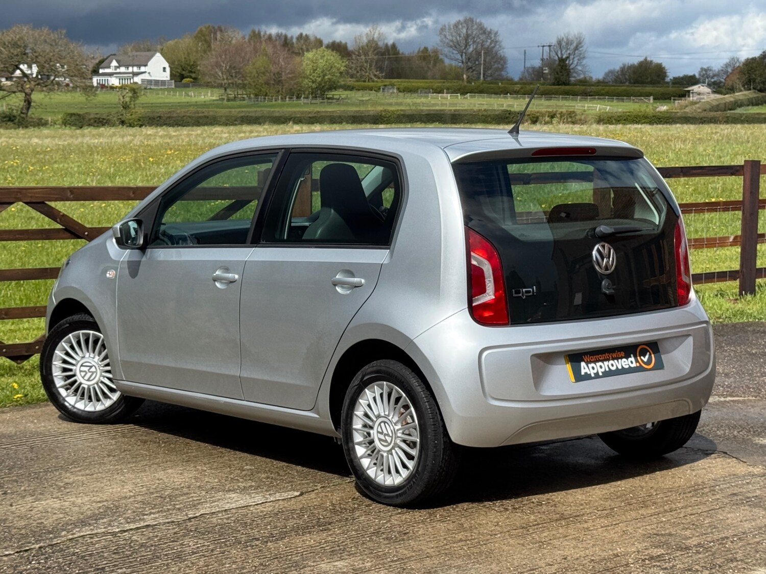 Used Volkswagen up! 2015 for sale - 78219756: Photo 15
